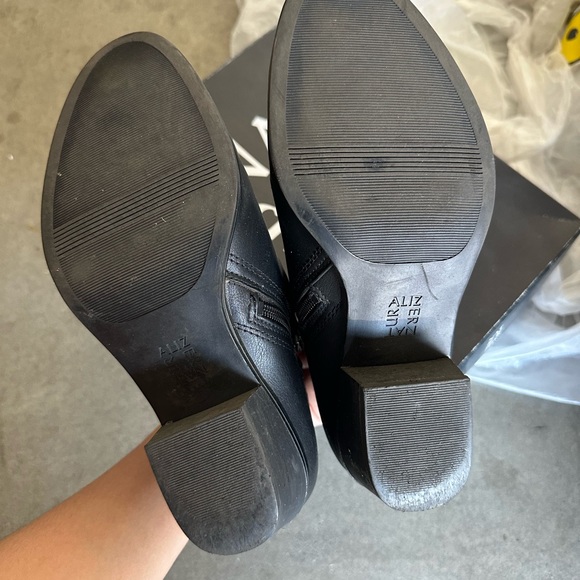 Naturalizee Black Wonda Chelsea Boots - Picture 6 of 6